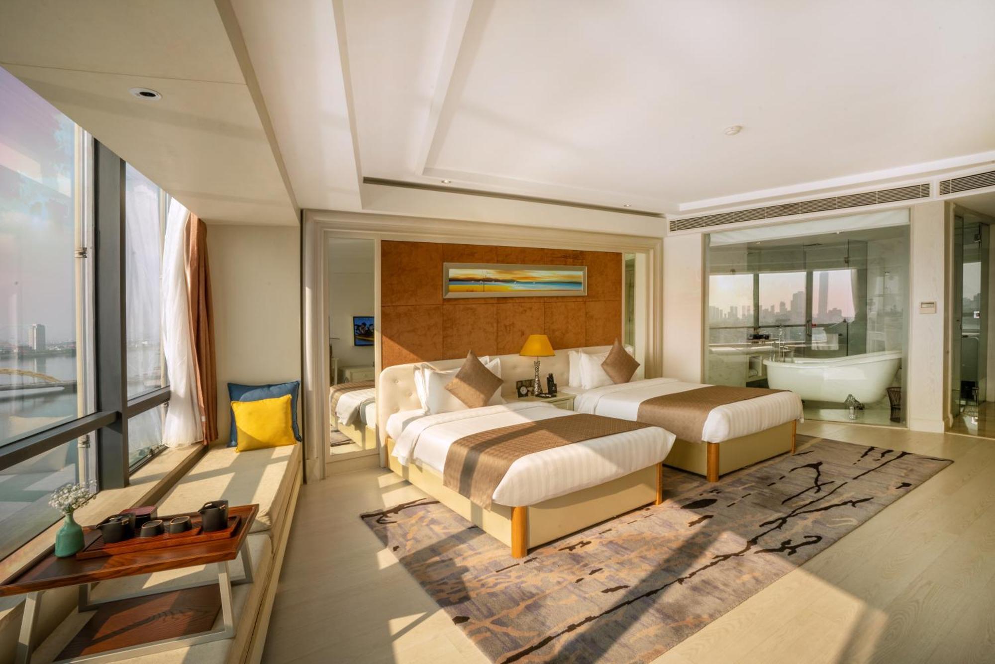 Brilliant Hotel - Afternoon Tea Inclusive Da Nang Bagian luar foto